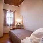 Сasa de vacaciones Traditional Cozy House In The Village Ano Garounas *