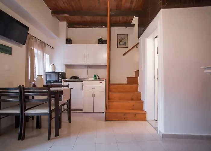 Traditional Cozy House In The Village Ano Garounas